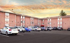 Diplomat Inn